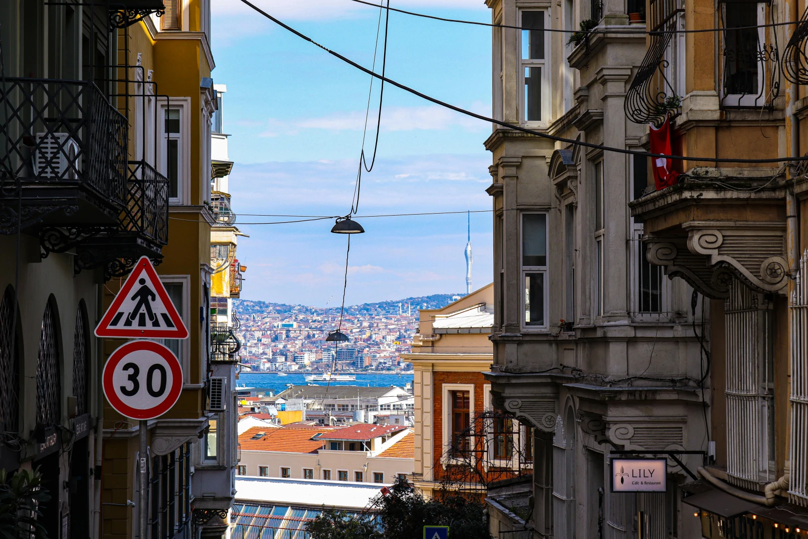 Balat Antique Market